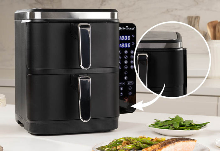 Sklopný ovládací panel s 12 různými funkcemi pro všestranné použití.