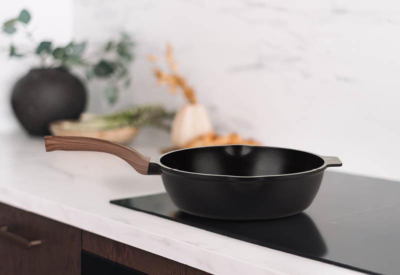 Vhodné pro všechny varné desky včetně indukce.